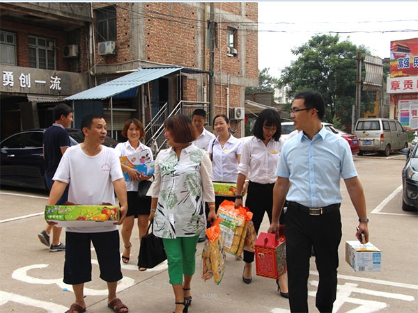 人和集團“讓愛心傳遞文明，讓奉獻精彩城市”公益活動圓滿結束 