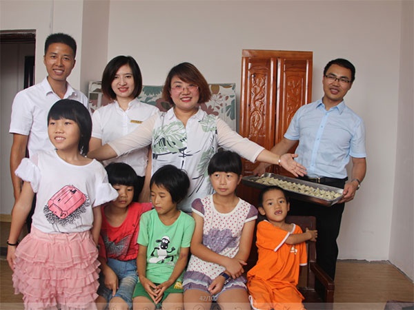 人和集團“讓愛心傳遞文明，讓奉獻精彩城市”公益活動圓滿結束 